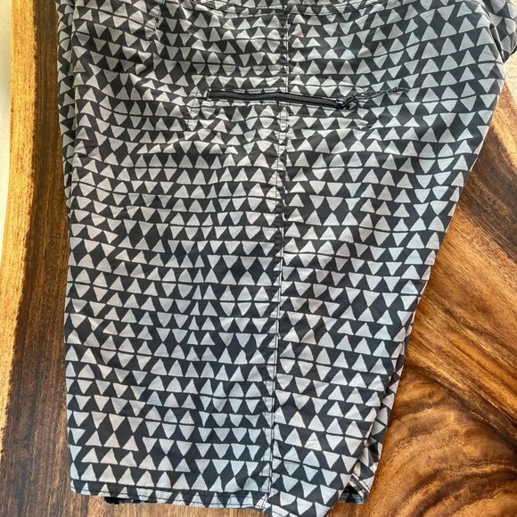 Patagonia Shark Tooth Boardshorts 36' - Picture 2 of 2